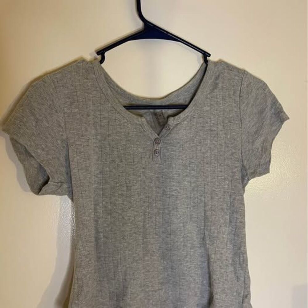 Gray Buttoned Crop Top with Flower Detailing
